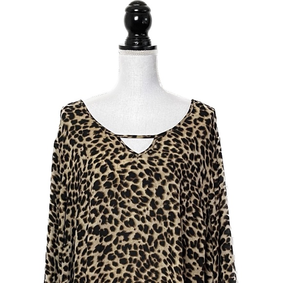Torrid 4 Leopard Animal Print Georgette Keyhole Tunic Top Plus 4X Long Sleeve - Picture 4 of 9